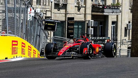 'Pole' no Azerbaijão para Leclerc e Ferrari!