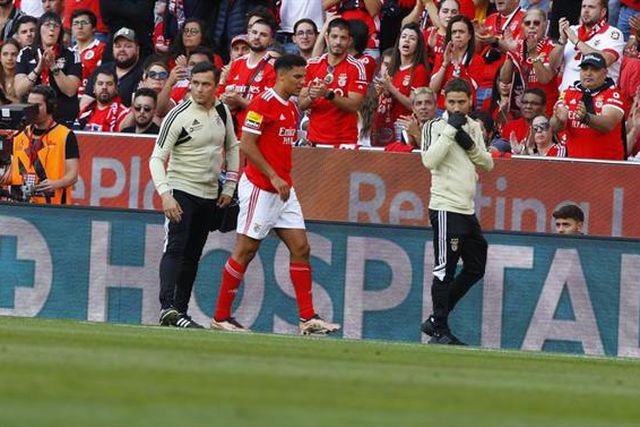 Bah lesionado após entrada de Uribe; Florentino falha Chaves