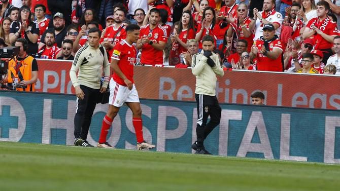 Bah lesionado após entrada de Uribe; Florentino falha Chaves