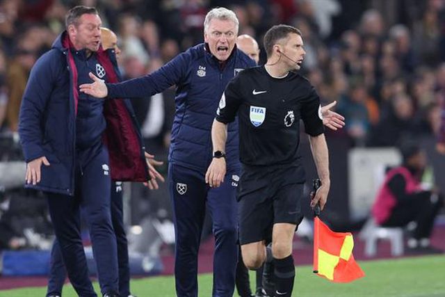«O VAR deve desculpas ao West Ham»
