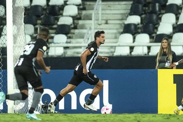 Gabriel vai continuar no Botafogo