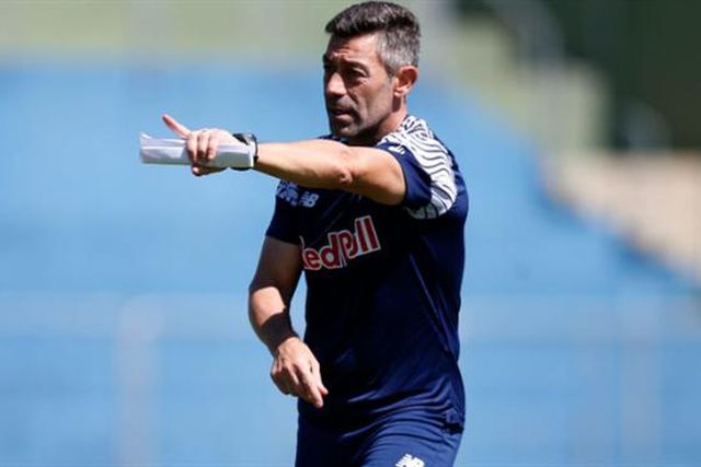 RB Bragantino de Caixinha é eliminado e falha encontro com Abel Ferreira na final do Paulistão