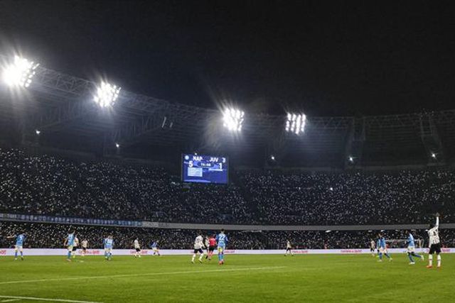 Nápoles começa a organizar a festa do título 33 anos depois