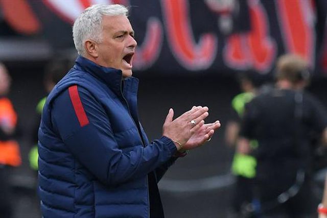 Mourinho reage a alegado interesse do PSG