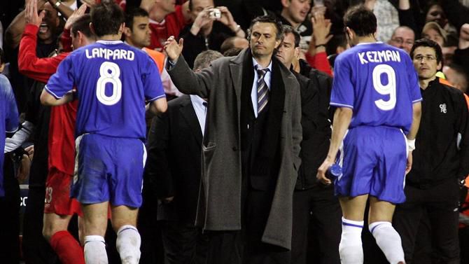 Mourinho não esquece 'golo fantasma' em Anfield: «Fizeram tanto barulho que foi golo» (vídeo)