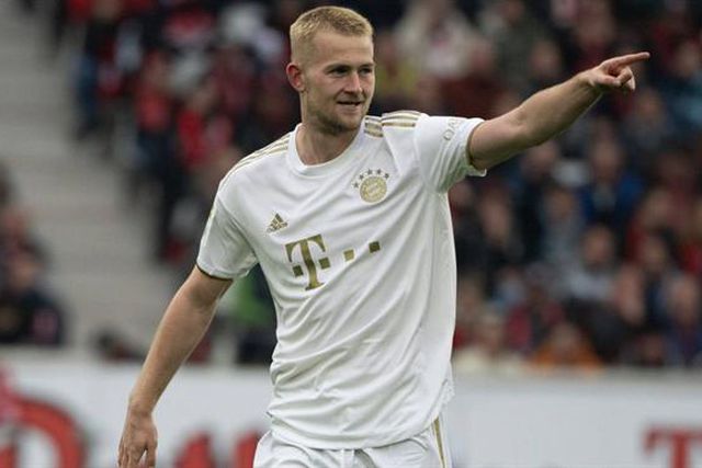 De Ligt assina golo sensacional (vídeo)