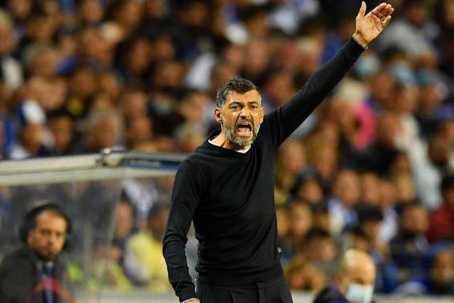 Insólita 'conferência-relâmpago' de Conceição no Dragão (vídeo)