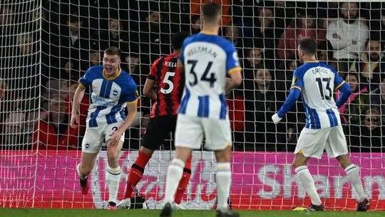 Brighton e Aston Villa vencem e trepam na tabela; Leicester, Bournemouth e Forest ‘afundam-se’