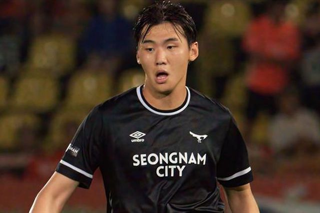 Leões na corrida com Bayern e Brentford por jovem central sul-coreano