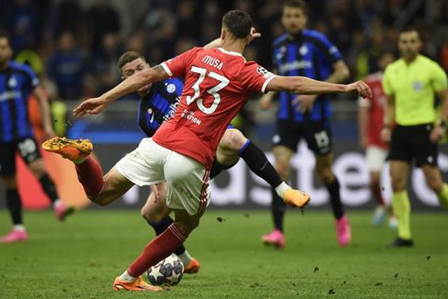 Musa empata para o Benfica em Milão (vídeo)