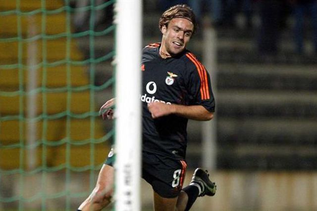 Ex-FC Porto critica Roger: «Foi para o Benfica e só sujou roupa lá»