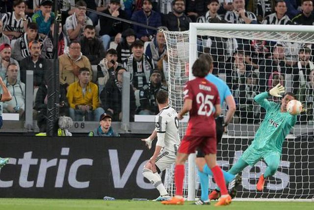 Um muito lisonjeiro empate caseiro na bagagem da Juve para Sevilha (veja os golos)
