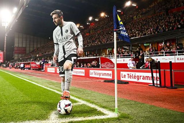 Ultras do PSG preparam protesto contra Messi