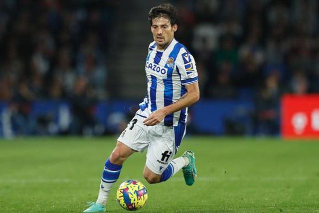 Oficial: Aos 37 anos, David Silva renova por mais uma época