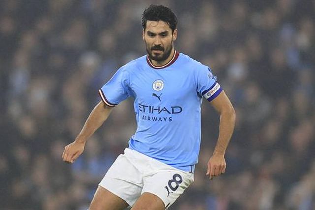 Gundogan faz o terceiro para o Manchester City (vídeo)