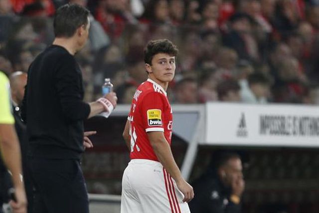 «Devo tudo ao Benfica, o Benfica não me deve nada»