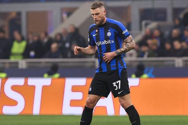 Skriniar operado em França