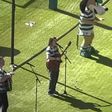 Adepta cantou música dedicada a Jota antes do Old Firm (vídeo)