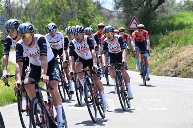 Volta à Itália: João Almeida reafirma luta pelo pódio