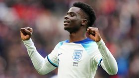 «Messi é o único jogador melhor do que Saka»