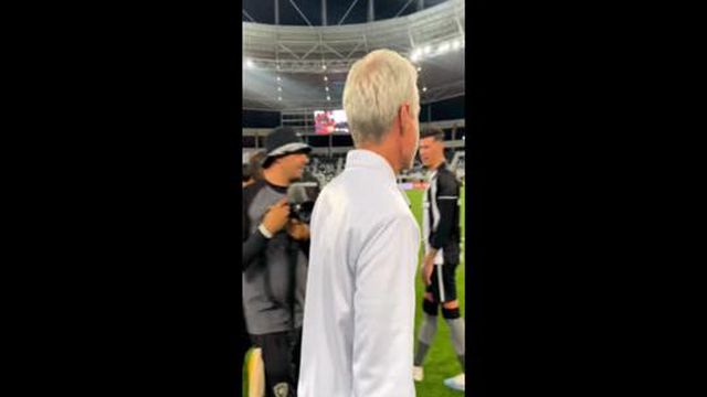 Adeptos do Botafogo rendidos a Luís Castro