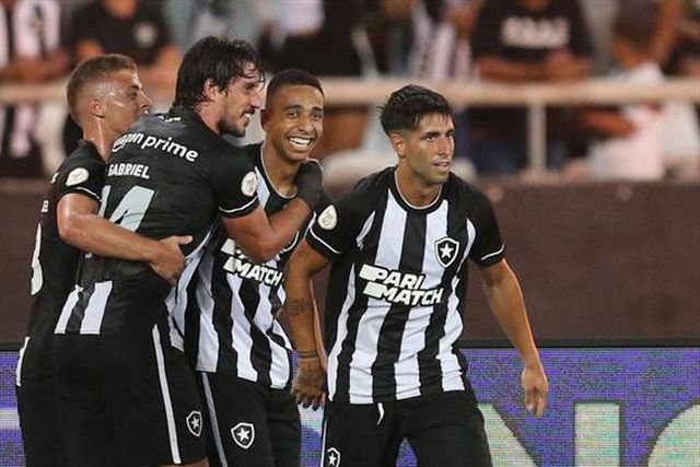 Luís Castro bate recorde, Abel Ferreira aplica goleada