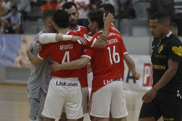 Benfica inicia 'play-off' com goleada ao Quinta dos Lombos