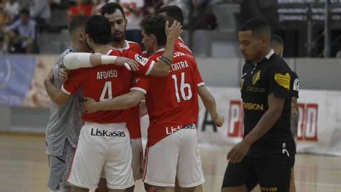 Benfica inicia 'play-off' com goleada ao Quinta dos Lombos