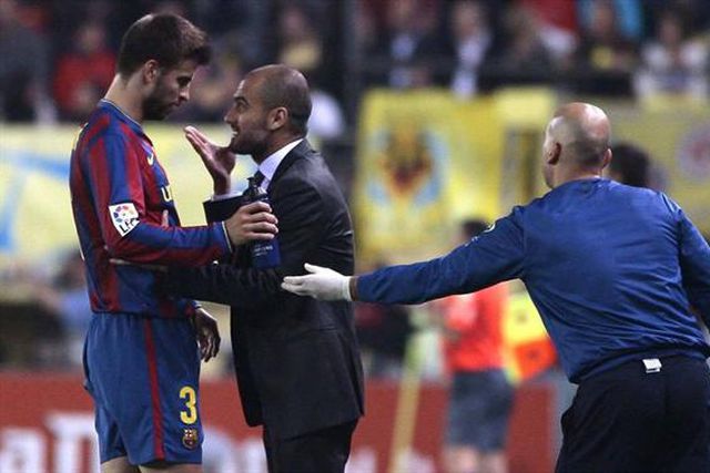 Piqué recorda pesada multa de Guardiola... por andar de t-shirt