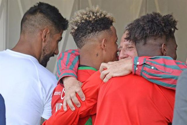 Presidente chorou no final com os jogadores