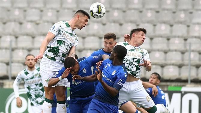 Benfica B empata em Mafra; Líder tropeça em casa