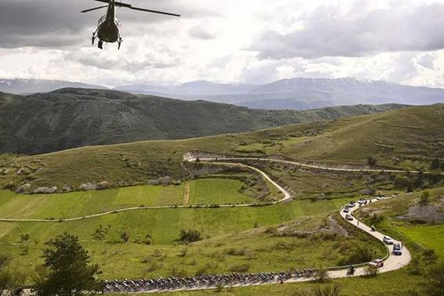 UCI condena utilização de helicópteros no final das etapas