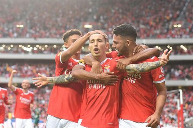 Grimaldo e o melhor golo da carreira: «Graças ao João Mário…» (vídeo)