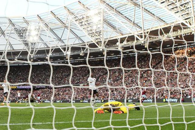 'Frango' de De Gea 'derrota' Man. United (vídeo)