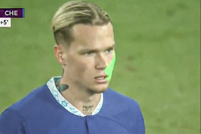 Adepto detido por apontar laser a Mudryk