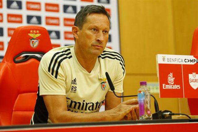 Roger Schmidt aborda disponibilidade de Bah