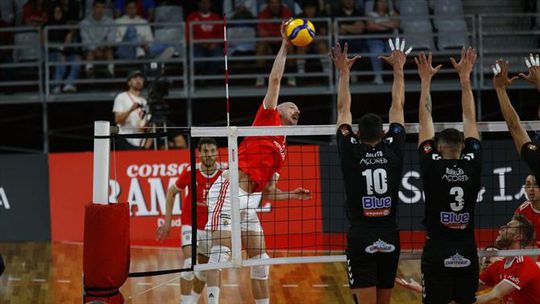 Benfica vence Fonte do Bastardo e iguala final