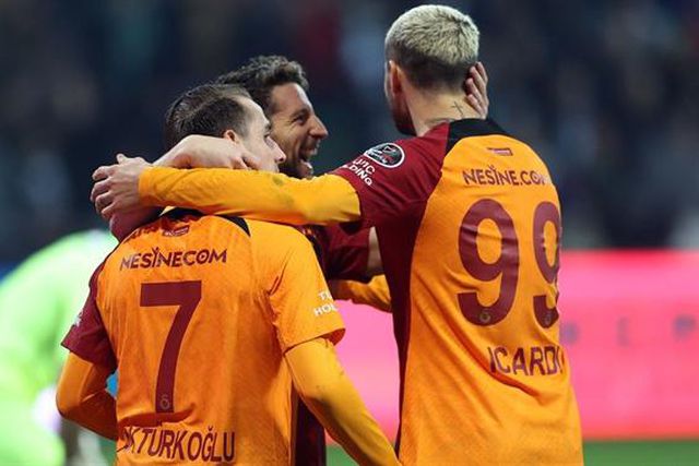 Galatasaray volta às vitórias e pressiona Jesus para o dérbi