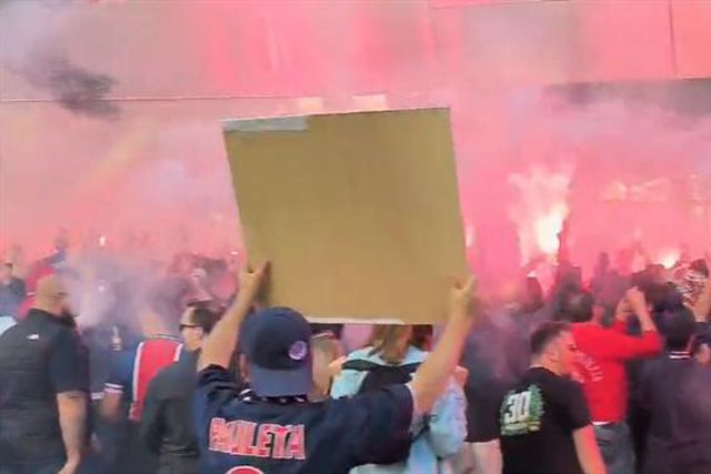 Ultras protestam à porta da sede do clube: «PSG é nosso» (vídeos)