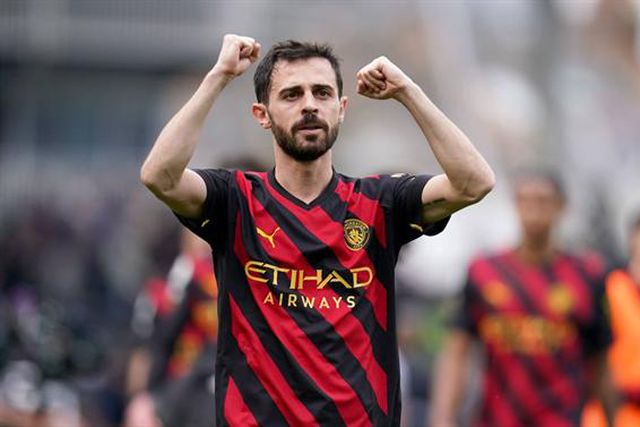 PSG volta à carga por Bernardo Silva