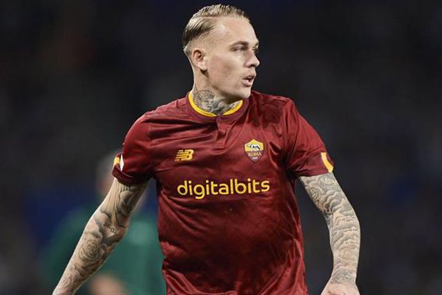 Mourinho perde lateral até final da época