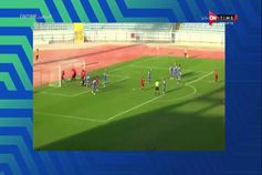 Inacreditável: sem VAR, árbitro anulou golo pelo telemóvel e agora foi suspenso