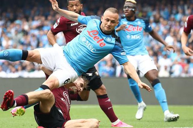 Ainda não é desta: Paulo Sousa estraga festa do título ao Nápoles