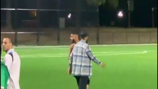 Chocante: Jogador e pugilista agride árbitro de forma bárbara