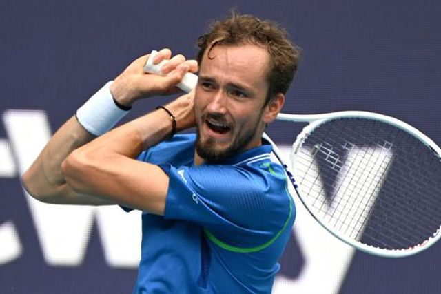 Russos e bielorrussos permitidos em Wimbledon... se «neutrais»