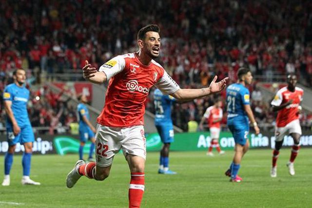 Pizzi mantém guerreiros na perseguição ao FC Porto (veja o resumo)