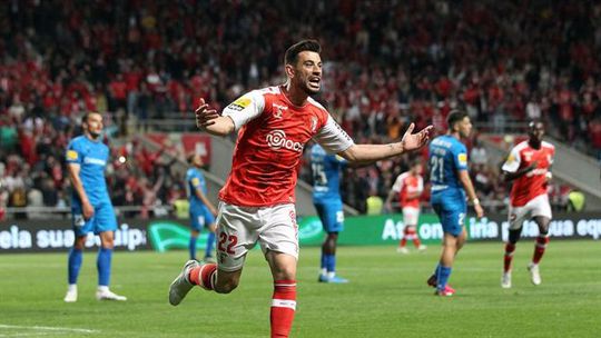 Pizzi mantém guerreiros na perseguição ao FC Porto (veja o resumo)