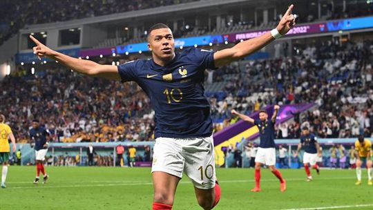 Deschamps explica escolha de Mbappé para capitão