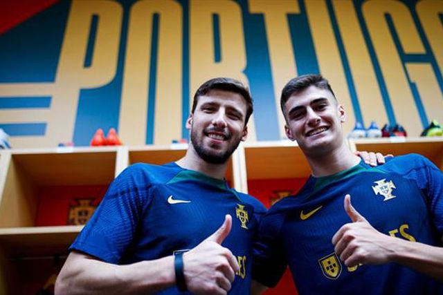 Olha que dois! As fotos da concentração dos craques da Seleção Nacional