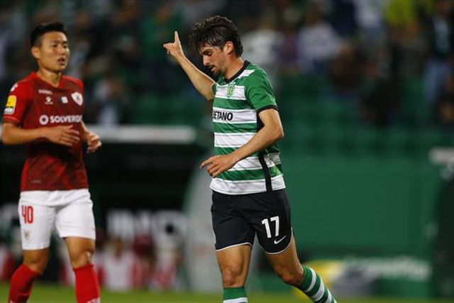 Erro do Santa Clara e Edwards serve Trincão para o 2-0 (vídeo)